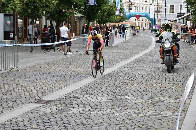 迅速迈向顶 迅速迈向顶