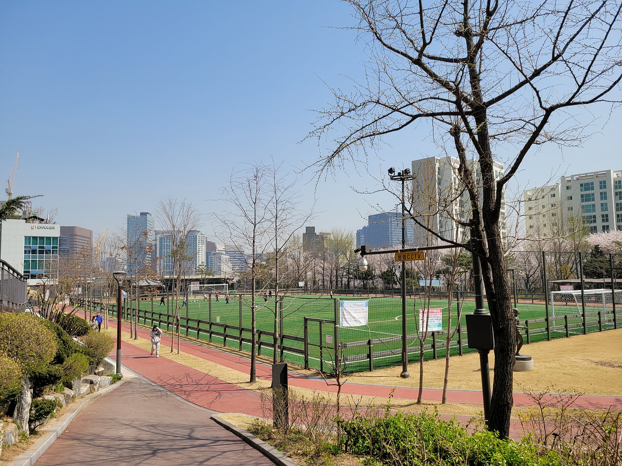 餐饮和交通 餐饮和交通